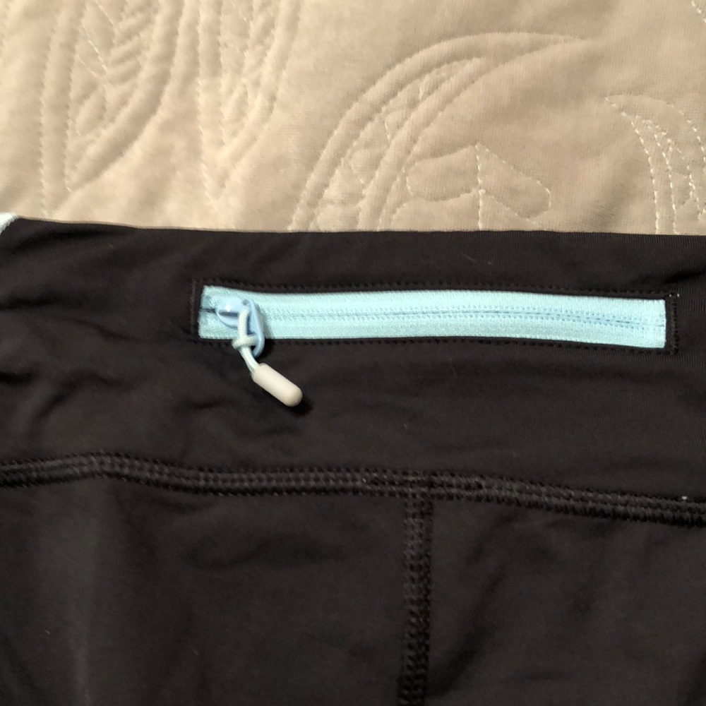 Lululemon crops - Picture 5 of 5